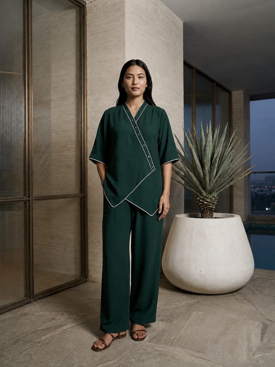Asymmetric Set