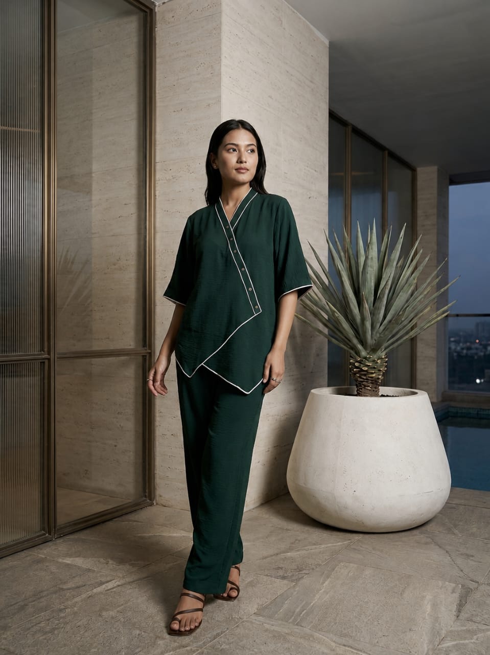 Asymmetric Set